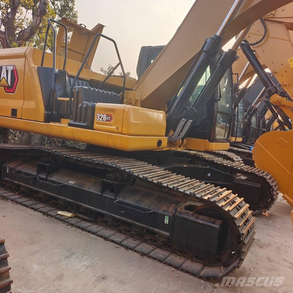 CAT 326 GC حفارات زحافة