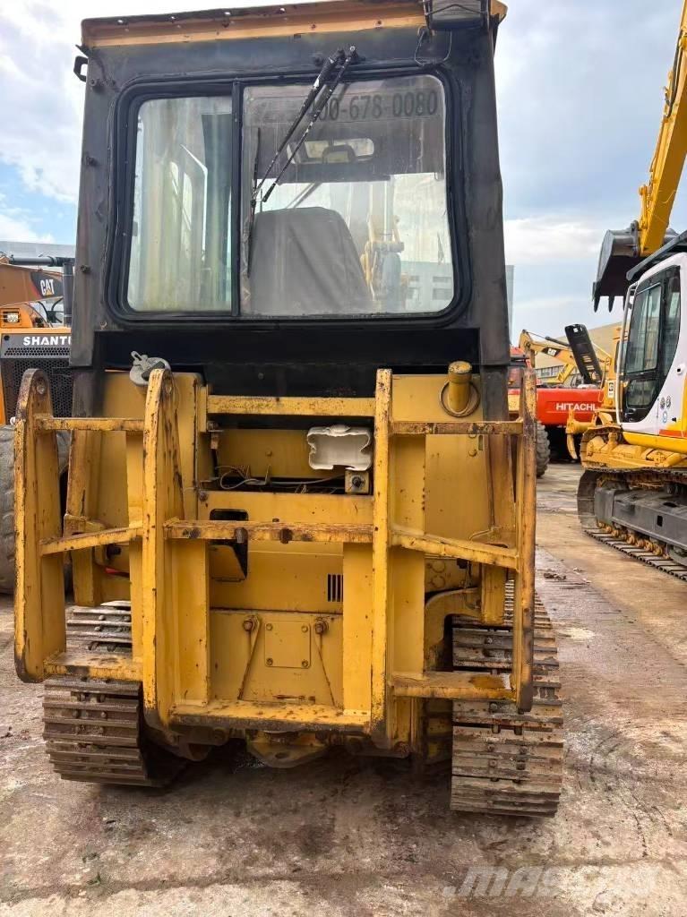 CAT D3C بلدوزرات مجنزرة
