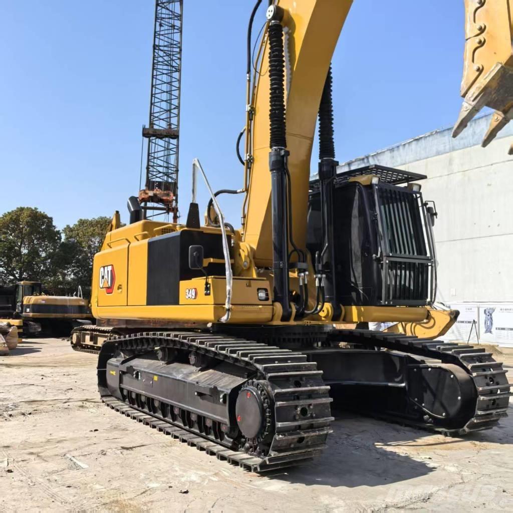 CAT 349 D L حفارات زحافة
