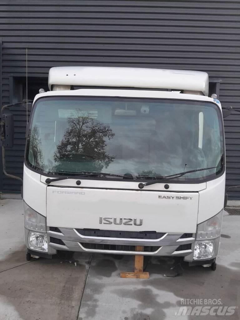 Isuzu N75 كابينة والداخلية