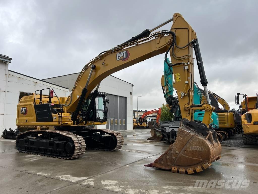 CAT 352 حفارات زحافة