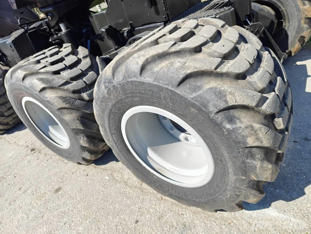 Komatsu 901 XC حصادات