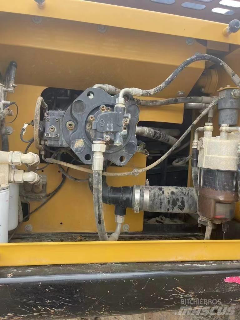 Sany SY 200 C Plus حفارات زحافة