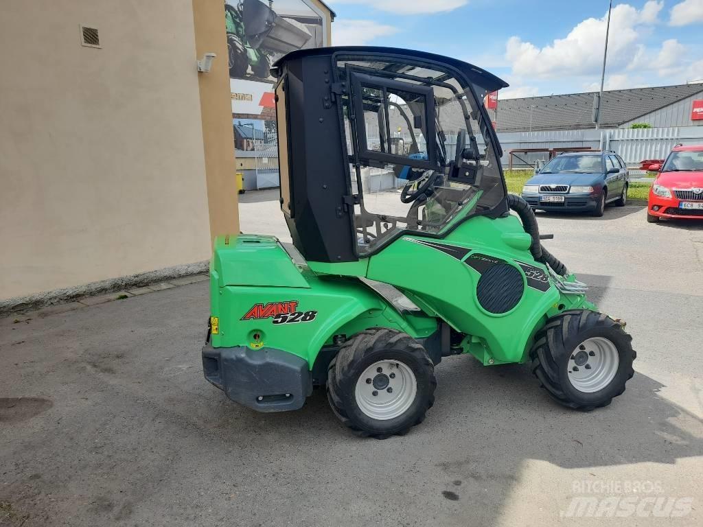 Avant 528 ROPS أخرى