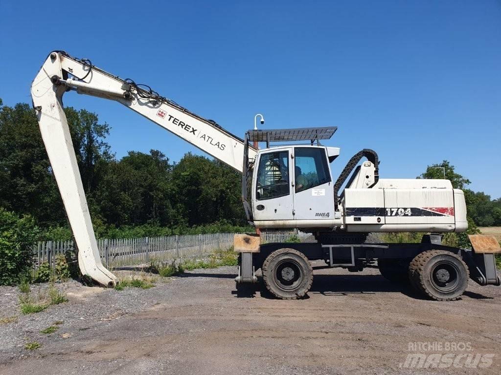 Atlas 1704 M مناولات المخلفات / مناولات صناعية