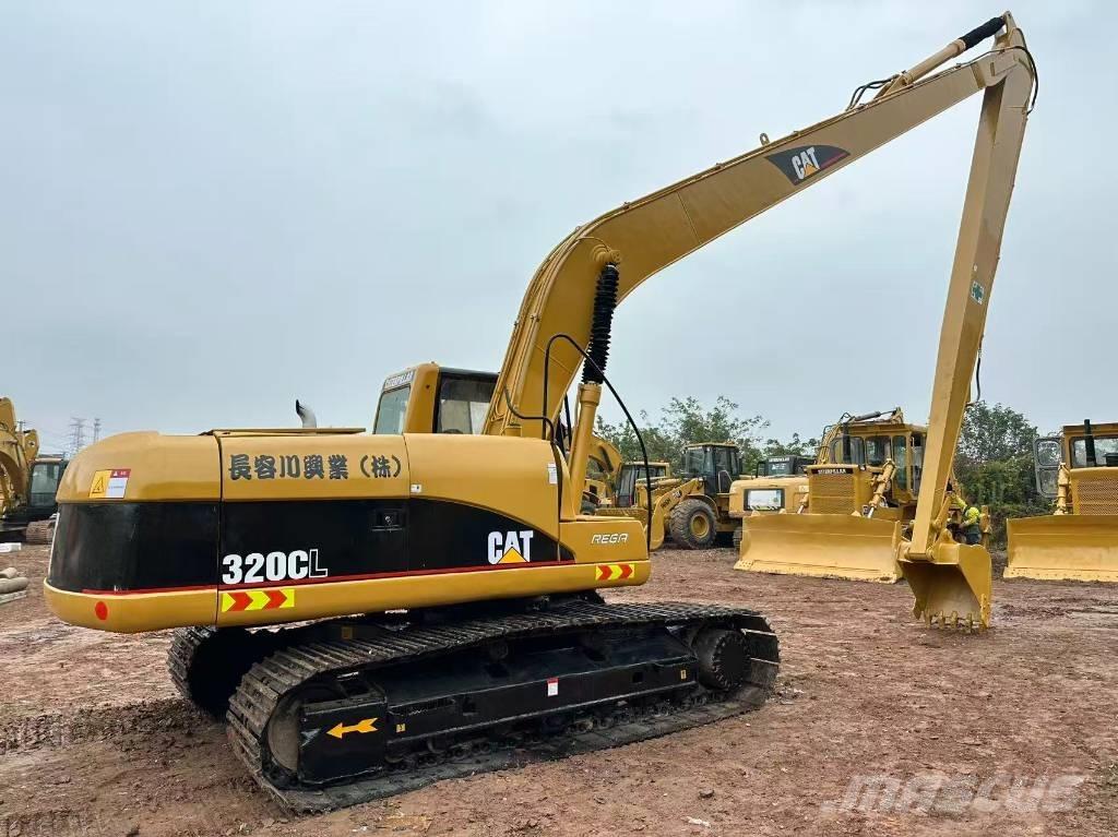 CAT 320 C L حفارات طويلة الذراع