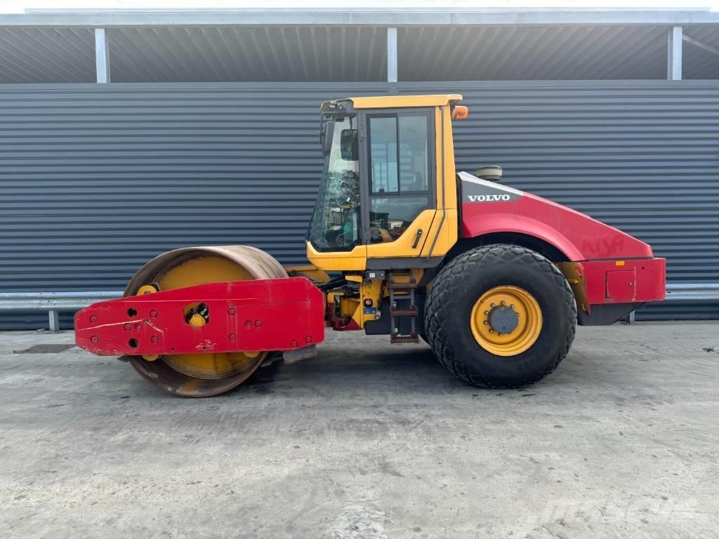 Volvo SD135B مداحل أحادية الأسطوانة