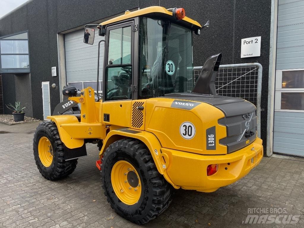 Volvo L30GS / HS لوادر صغيرة