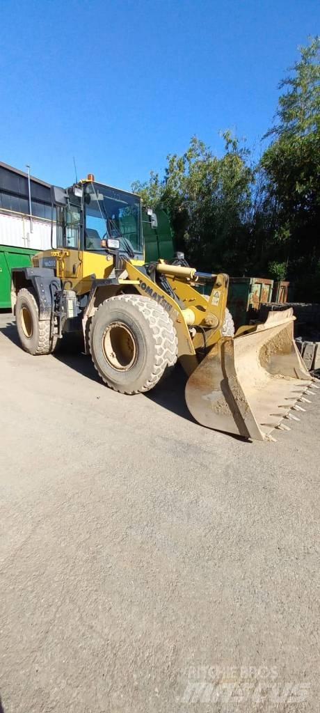 Komatsu WA 200 PT-5 لوادر بعجل