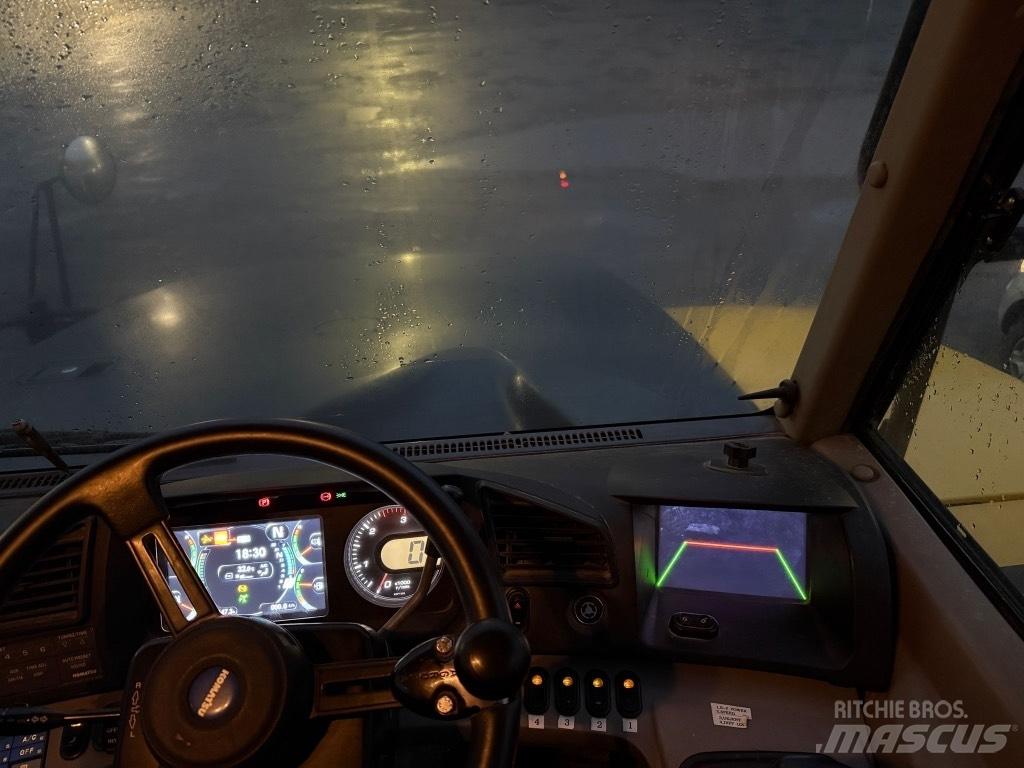 Komatsu HM 400-5 ساحبات مفصلية