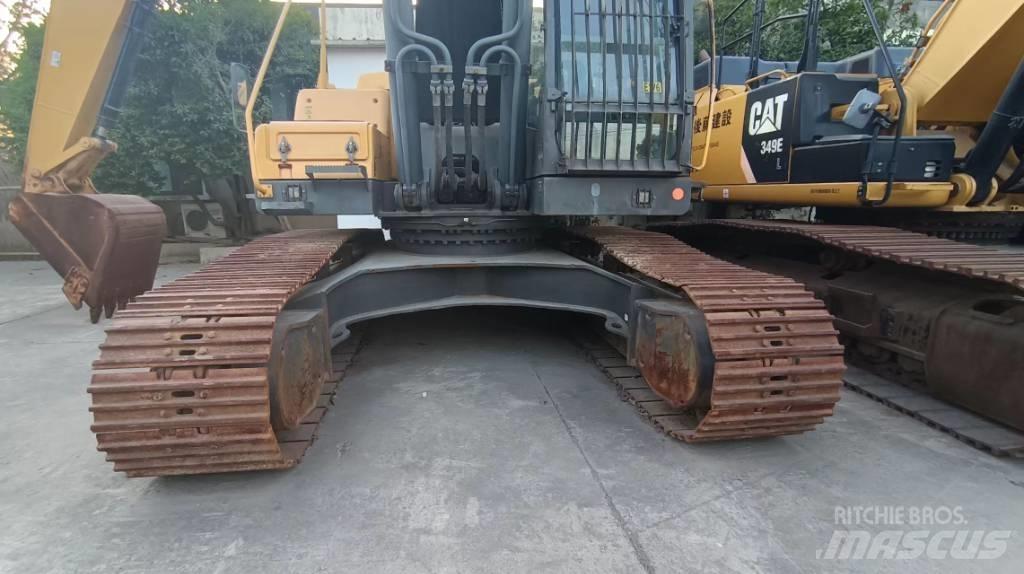 Volvo EC 380 D L حفارات زحافة