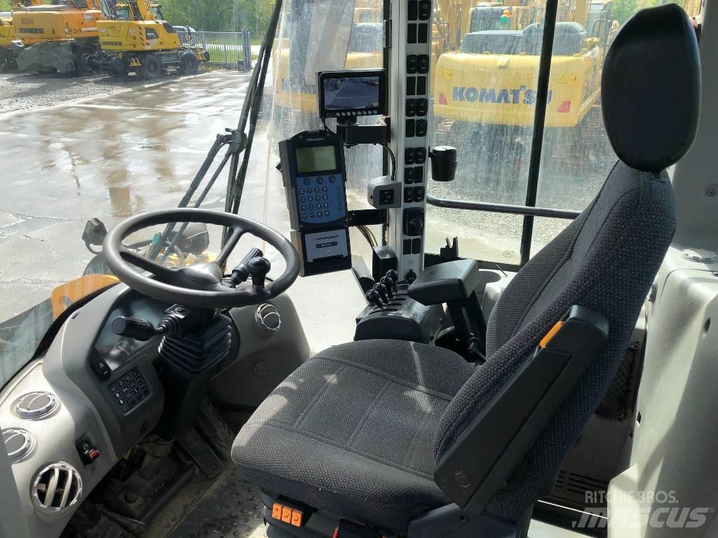 Volvo L90F لوادر بعجل