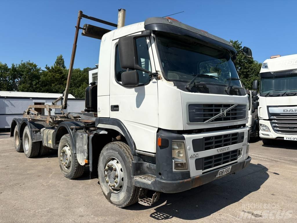 Volvo FM 13 400 شاحنات بمقصورة وهيكل