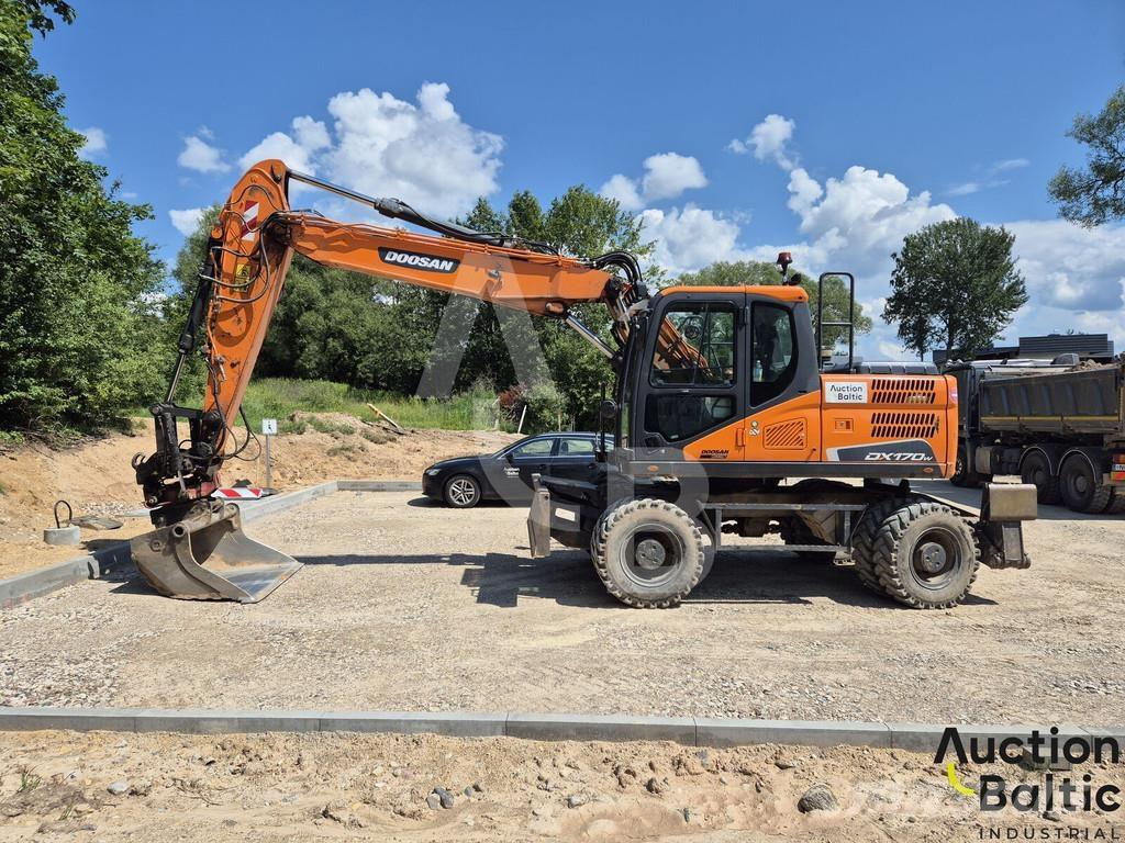 Doosan DX 170 W-5 حفارات بعجل