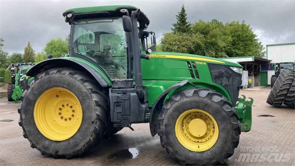 John Deere 7230R الجرارات