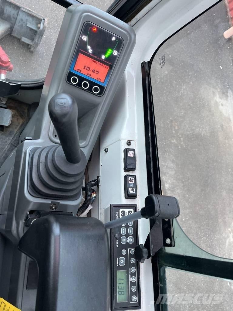 Takeuchi TB 216 حفارات صغيرة أقل من 7 طن (حفارات صغيرة)