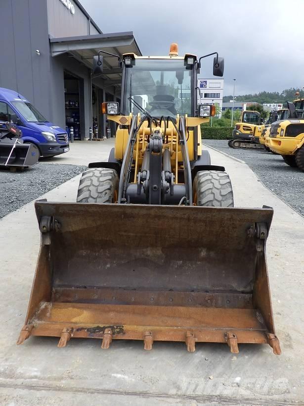 Volvo L 25 F لوادر بعجل