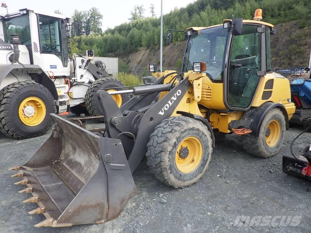 Volvo L 25 F لوادر بعجل