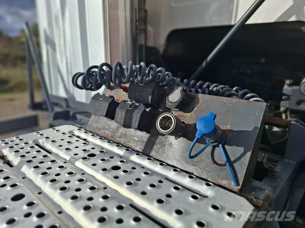 Scania R 490 وحدات الجر