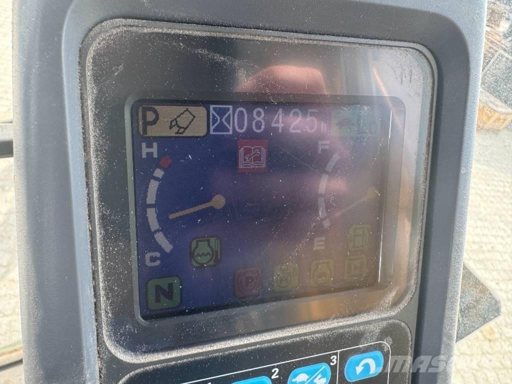 Komatsu PW 200-7 حفارات بعجل