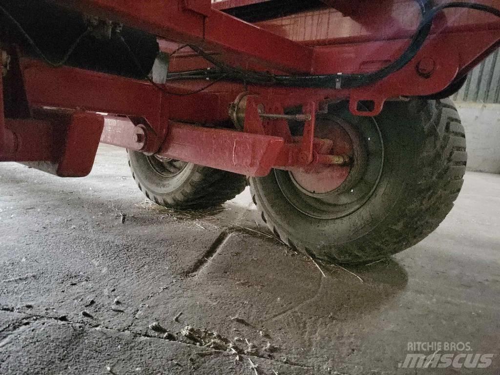 Anderson TRB 2000 عربات الأعلاف