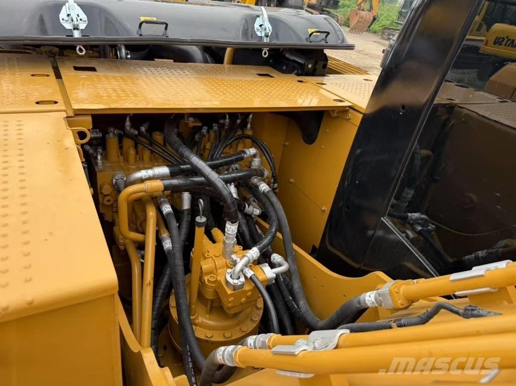 CAT 320D2L حفارات زحافة