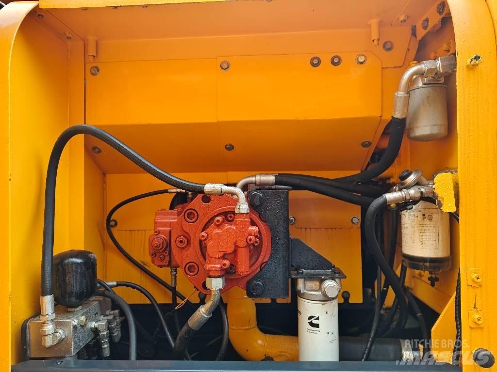 Hyundai R220LC-9S حفارات زحافة