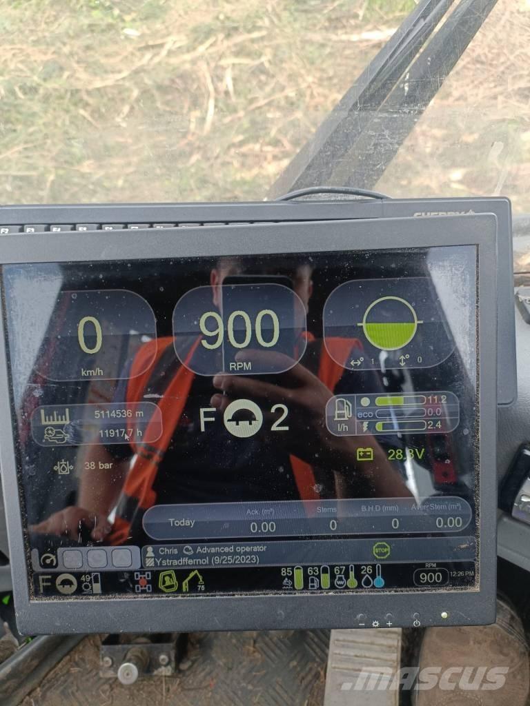 Komatsu 901 TX.1 حصادات