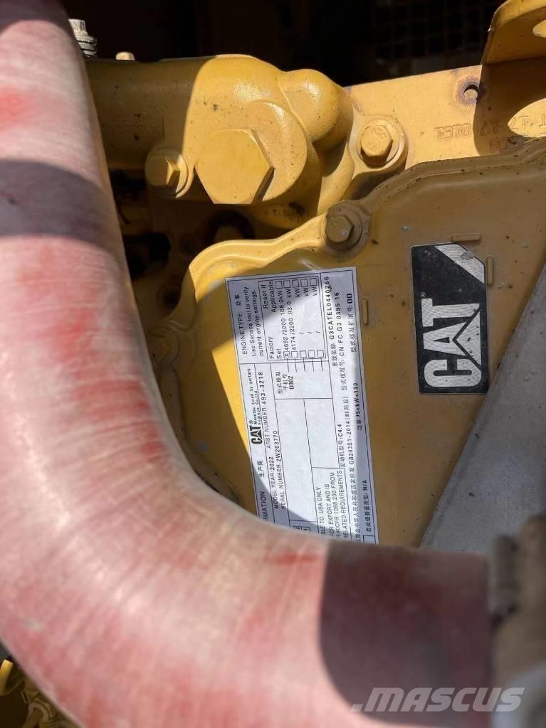 CAT 320GC حفارات زحافة
