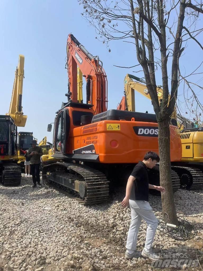 Doosan DX 225LC-9C حفارات زحافة