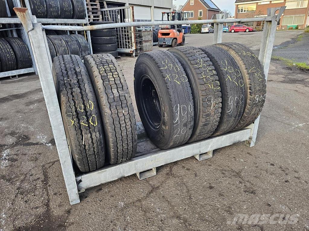  Several 1100 X 20 مقطورات هيكلية