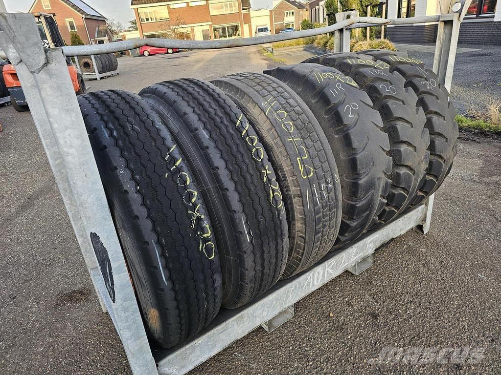  Several 1100 X 20 مقطورات هيكلية