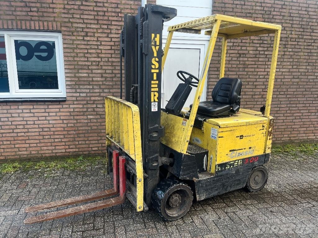 Hyster E3.00 xl شاحنات ذات رافعات شوكية تعمل بالكهرباء