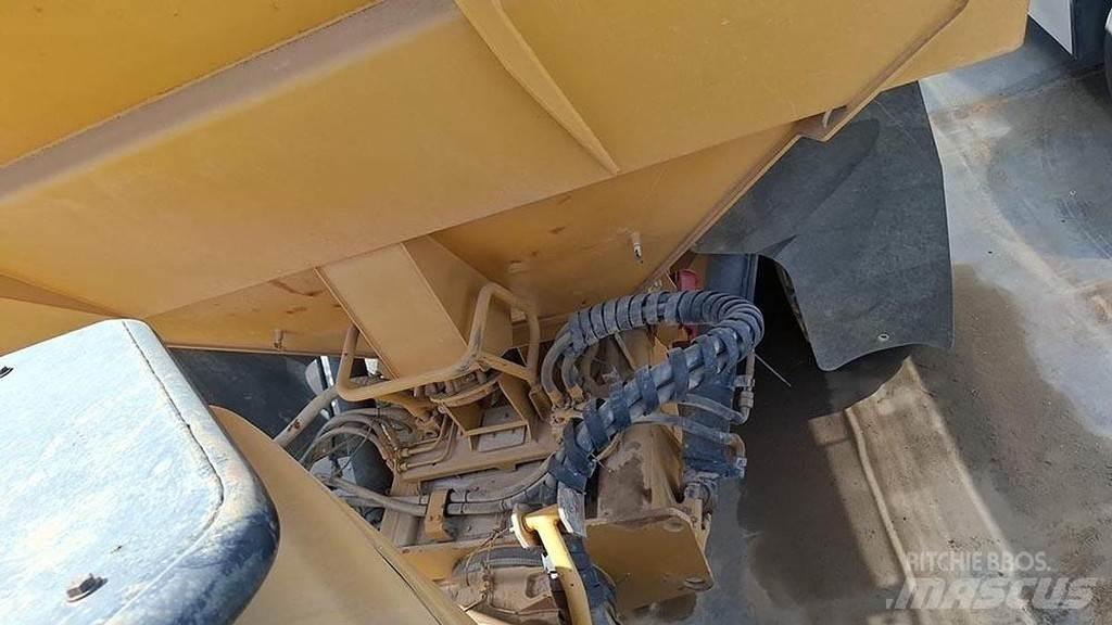 CAT 740 شاحنات أخرى
