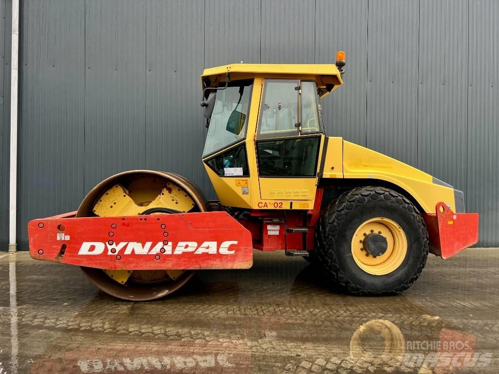 Dynapac CA302D مداحل أحادية الأسطوانة