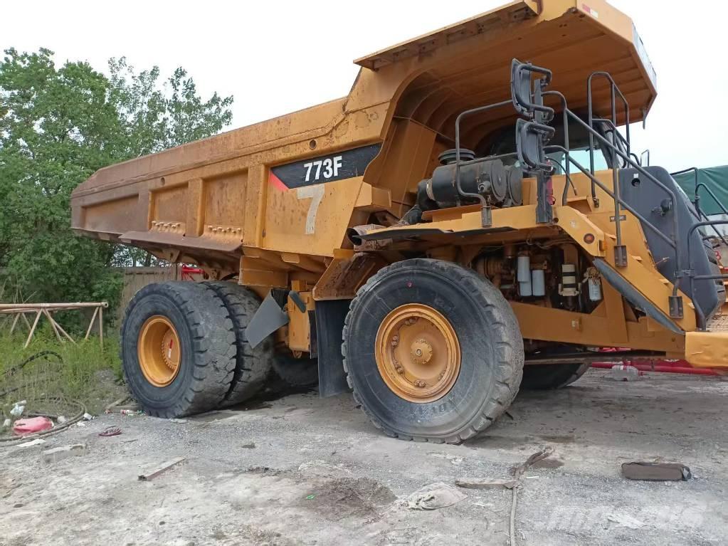 CAT 773 F شاحنات المخلفات الصلبة