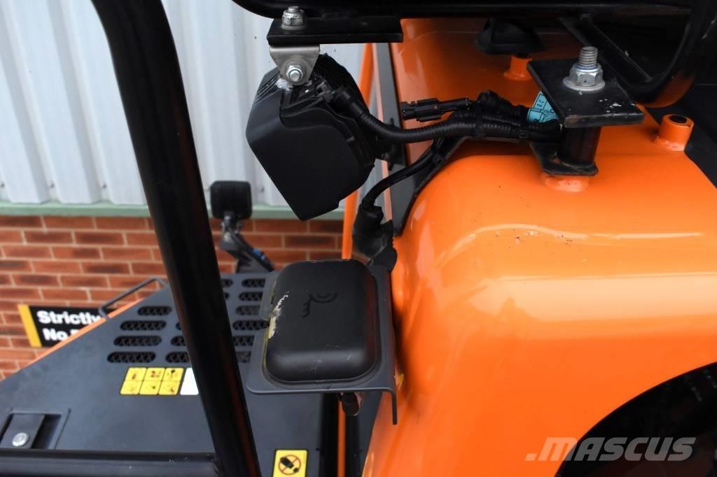 Develon DX140LCR-7 حفارات زحافة