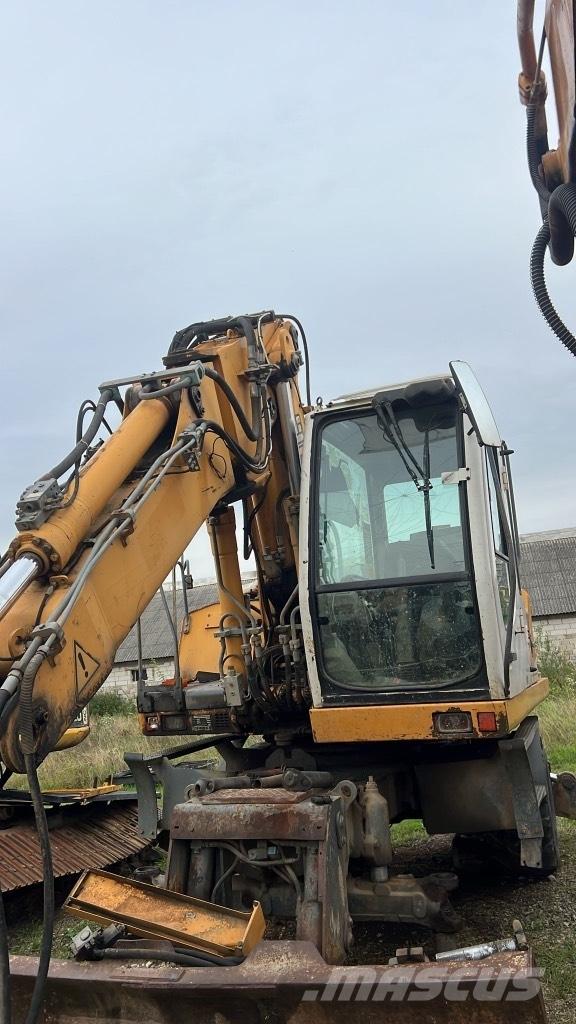 Liebherr A 900 C إلكترونيات