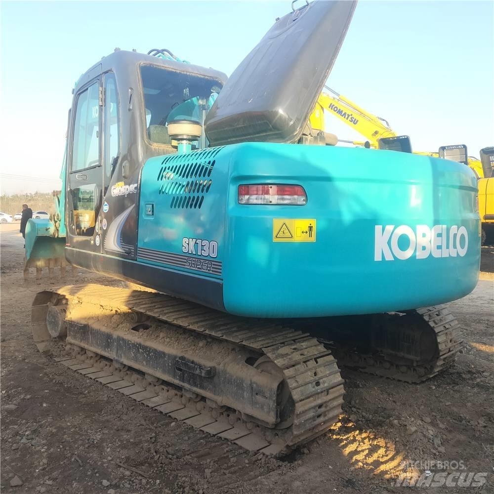 Kobelco SK 130 حفارات زحافة