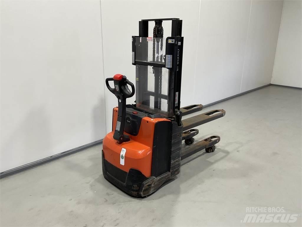 Toyota SWE200D شاحنات مناولة ذاتية الدفع