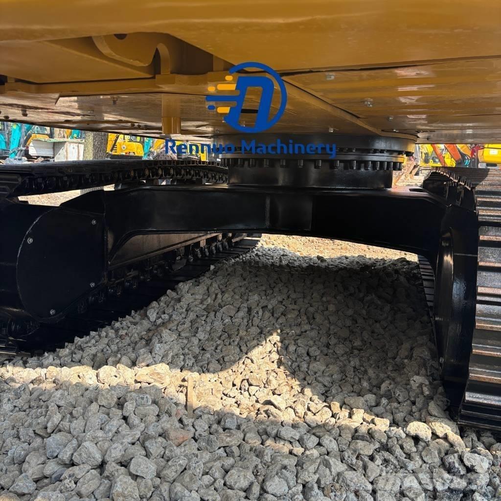 CAT 320D حفارات زحافة