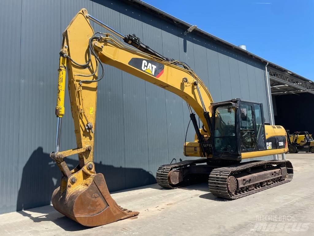 CAT 320D L حفارات زحافة