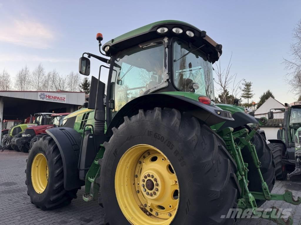 John Deere 7230R الجرارات