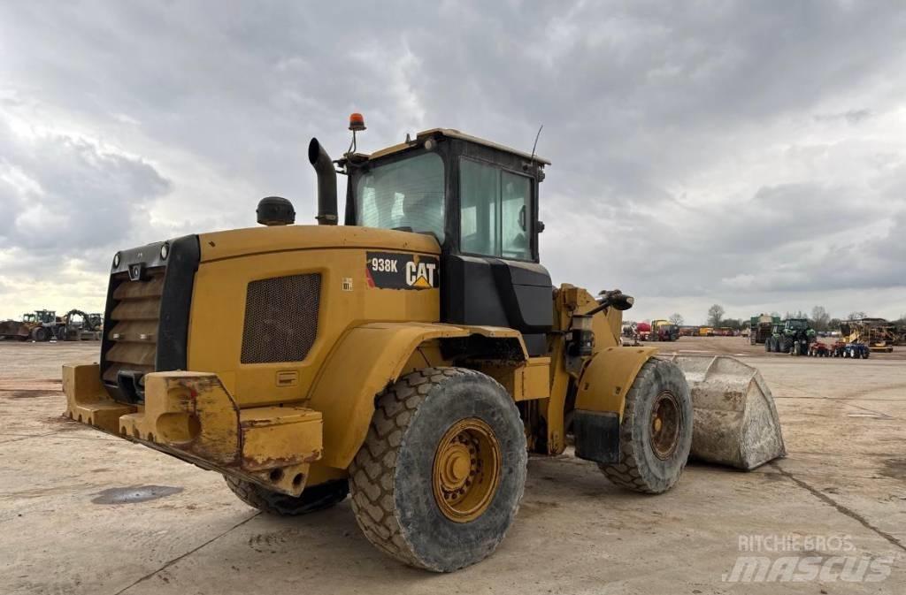 CAT 938 K لوادر بعجل