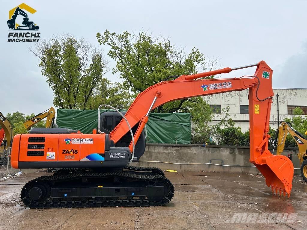 Hitachi ZX200 حفارات وسط 7 طن - 12 طن