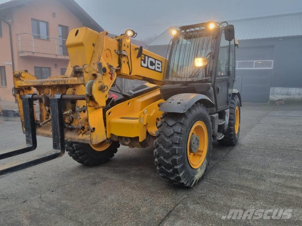 JCB 560-80 مناولات متداخلة