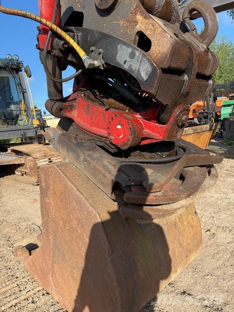 Volvo EC 250 D حفارات زحافة