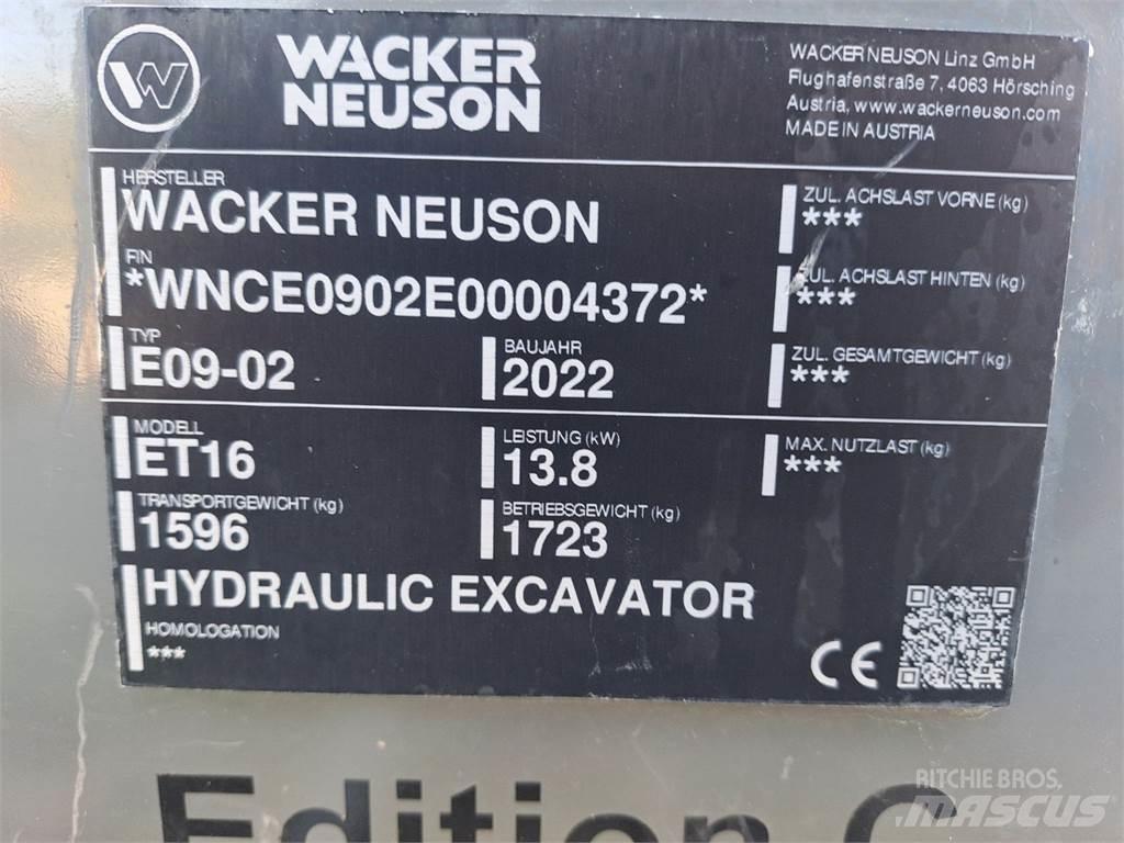 Wacker Neuson ET16 حفارات زحافة