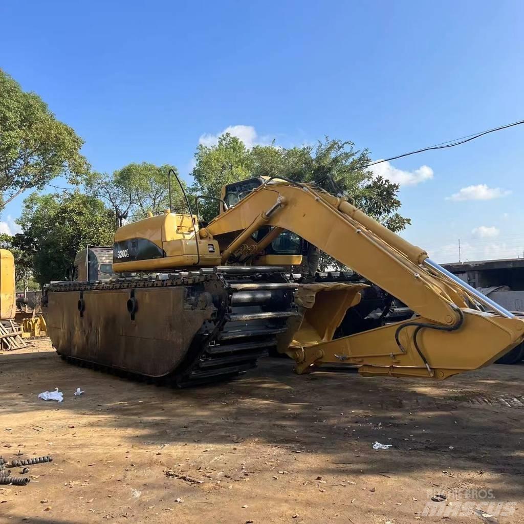 CAT 320 C الحفارات البرمائية