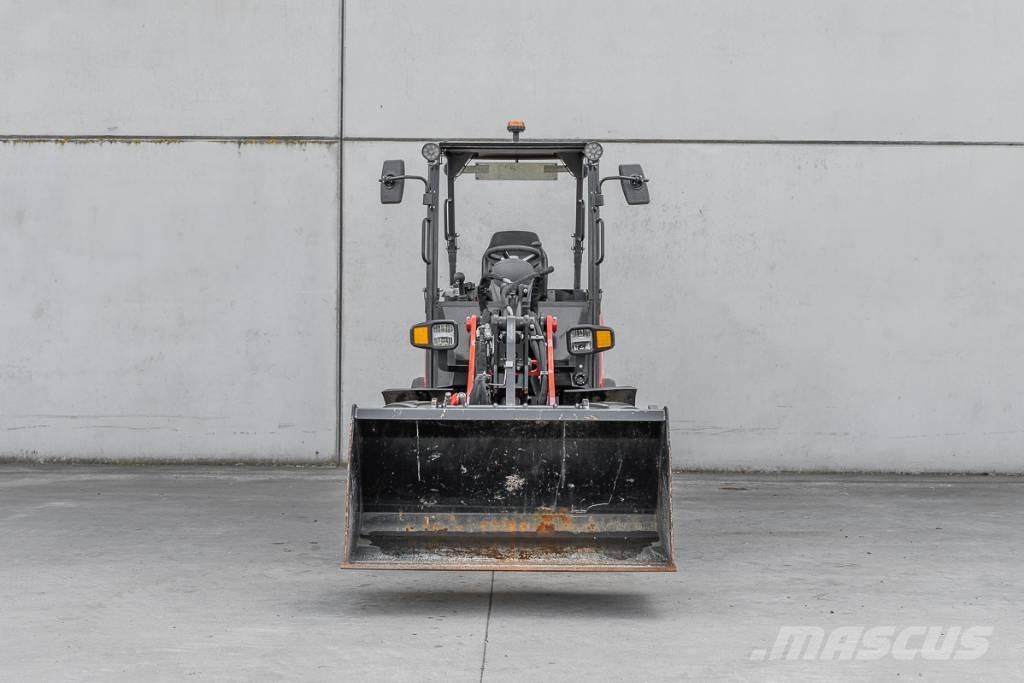 Manitou MLA 3-25 HC لوادر صغيرة